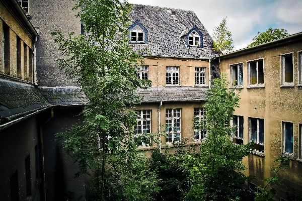 Architecture mansion house window Photo