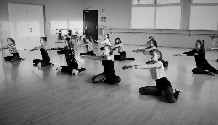 Foto Bianco e nero
 struttura danza nero