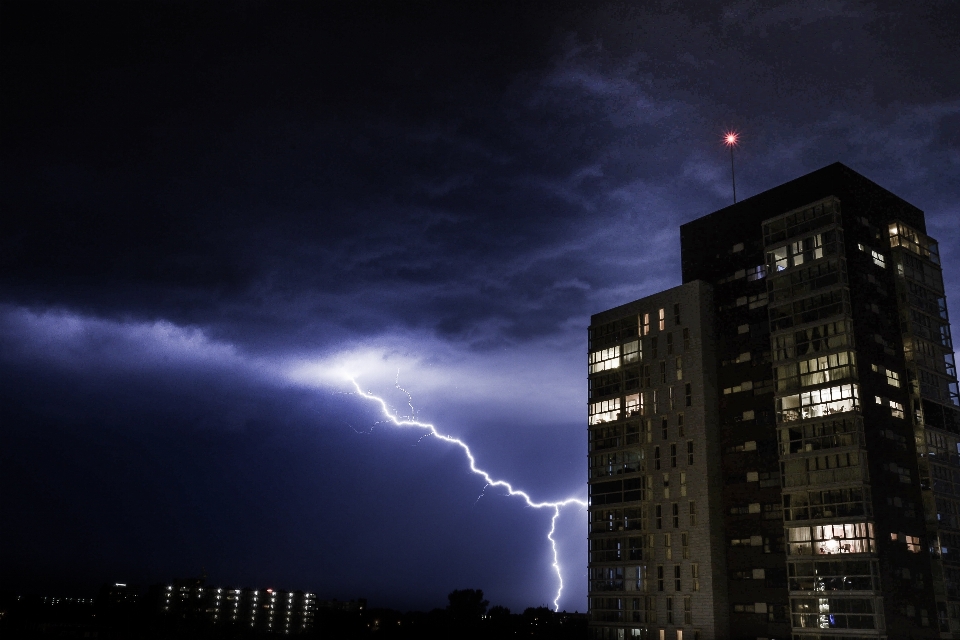 クラウド 空 夜 雨