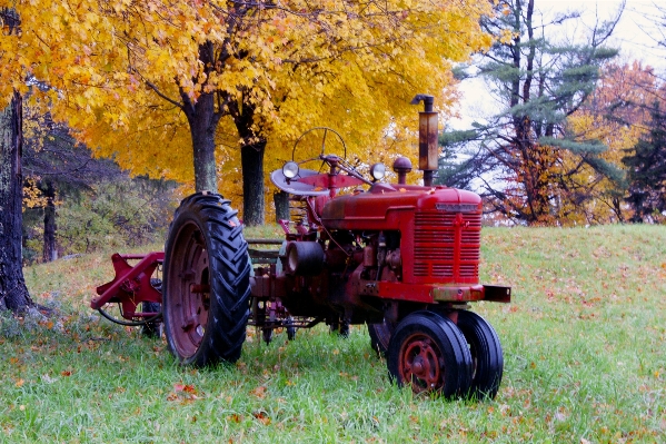 Anlage traktor feld bauernhof Foto