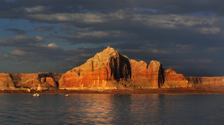 Foto Paesaggio mare costa rock