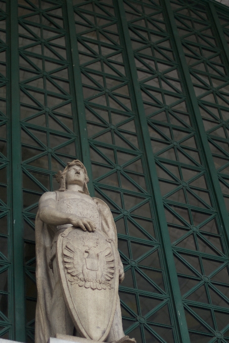 Monument statue colonne sculpture