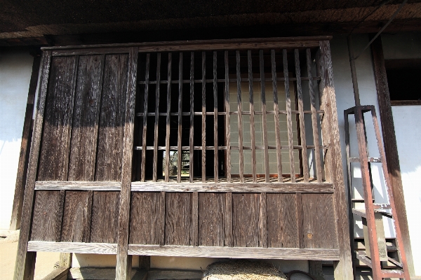 Wood farm house window Photo