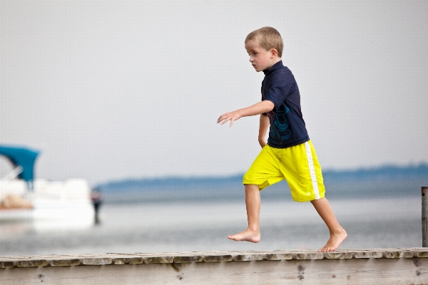 男 人 dock 遊ぶ 写真