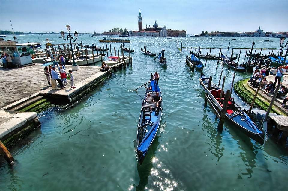 Laut air kapal sungai