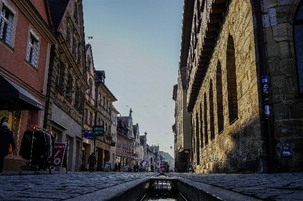 Foto Peatonal camino calle ciudad