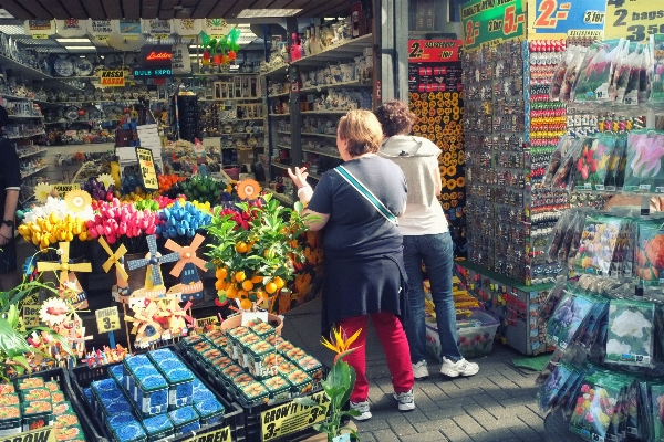 City vendor bazaar market Photo