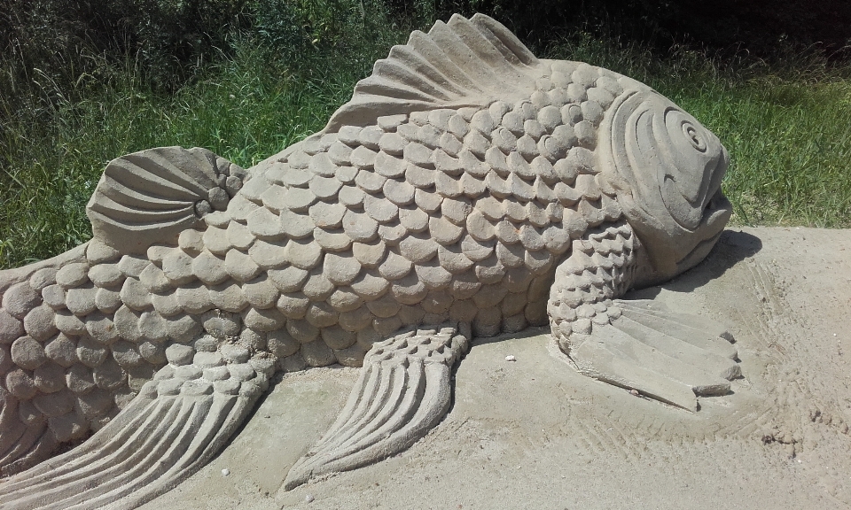 Sand wing animal statue