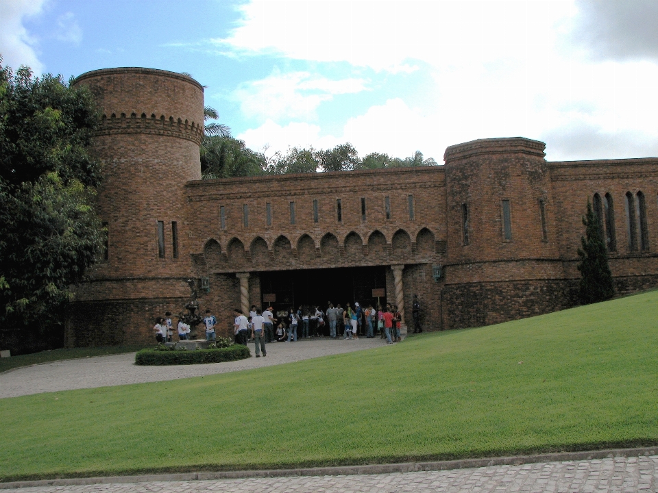 Building chateau palace fortification