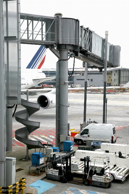 Paris airport transport france