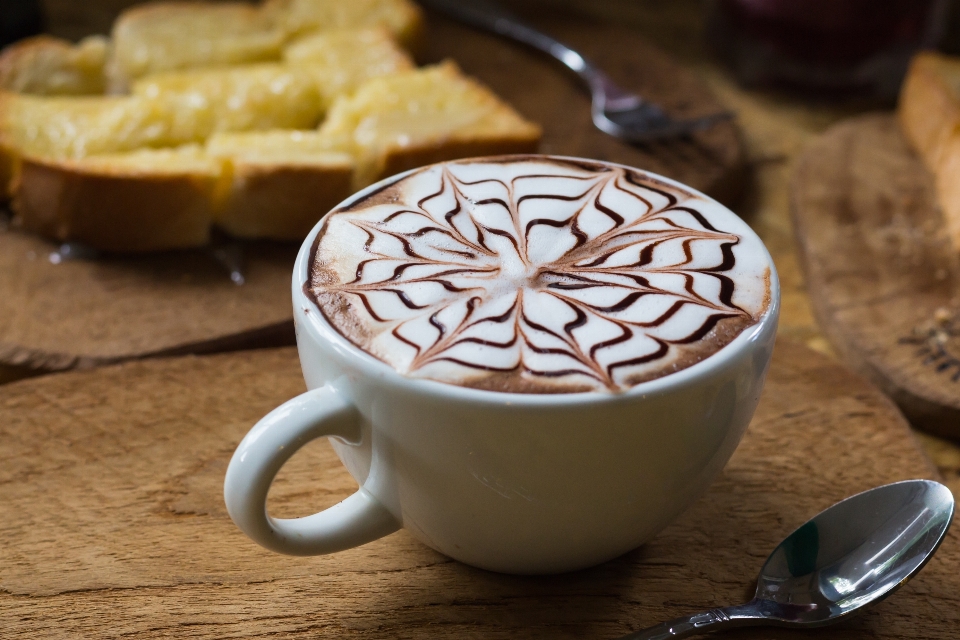 Café doce xícara com leite