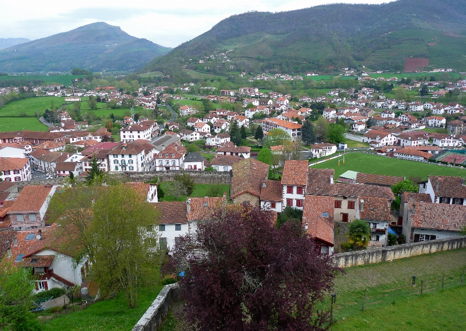 Paysage montagne colline ville