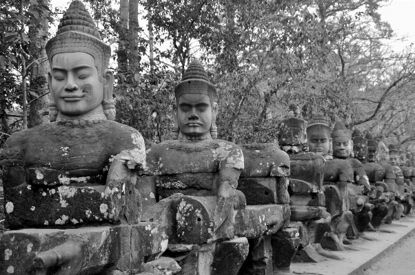 Foto Pessoa preto e branco
 pessoas monumento