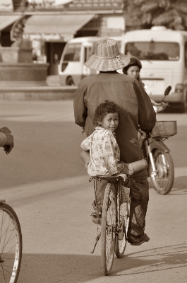 男 人々 女の子 道 写真