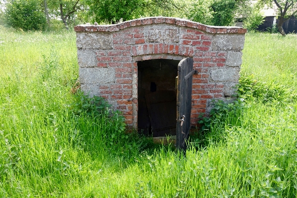 Alt unter tage hinterhof
 tür Foto