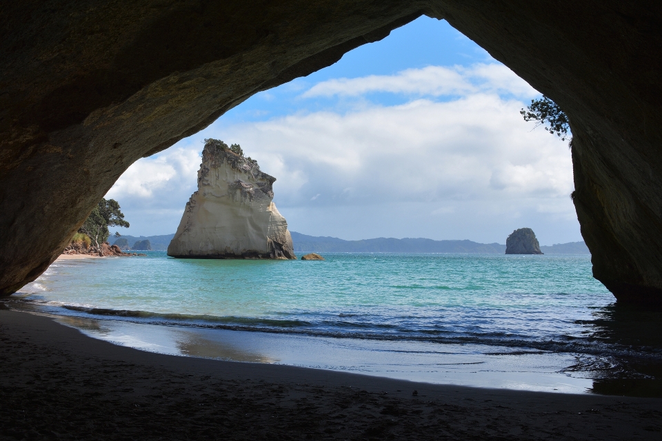 Pantai laut pesisir air