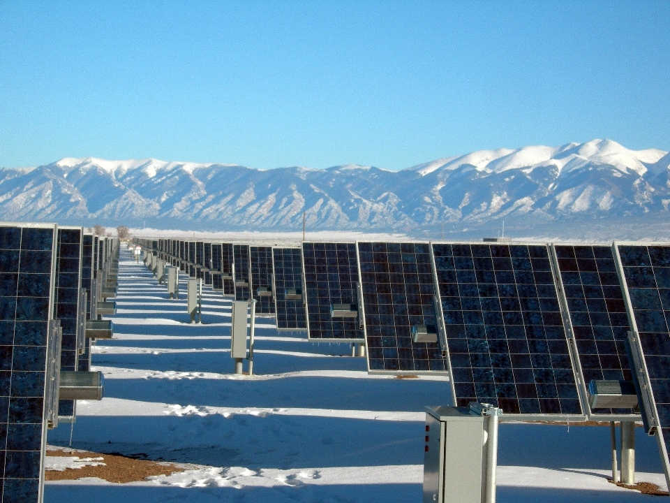 Tecnología campo luz de sol verde