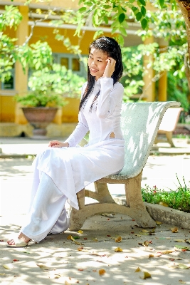 日光 太陽 女性 白 写真