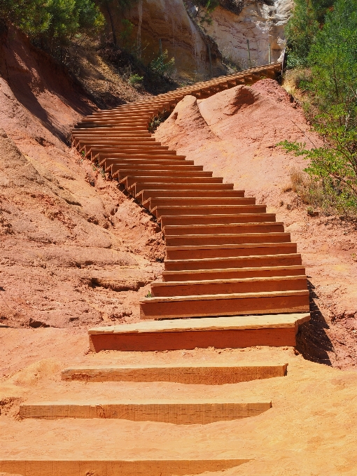 Rock 木 壁 通路