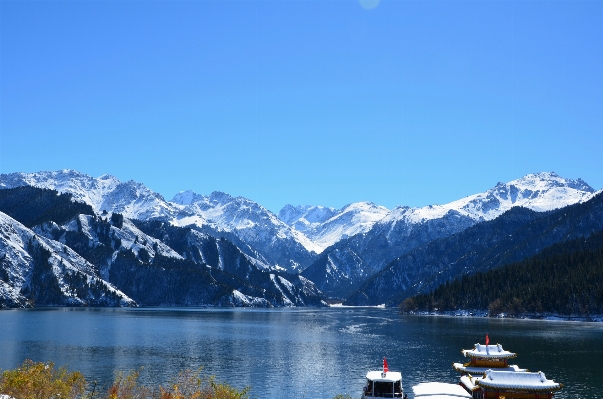 Berg schnee see gebirge
 Foto