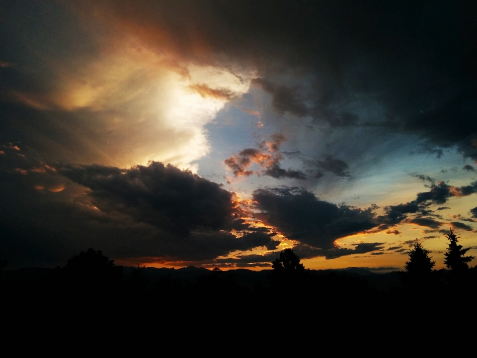 Orizzonte montagna nube cielo