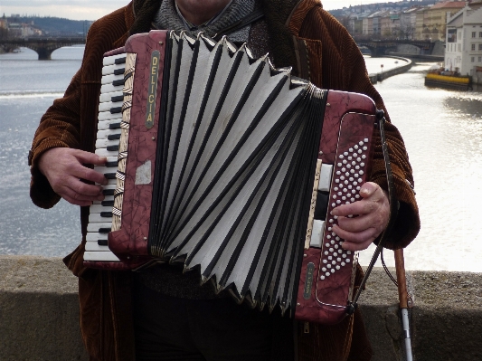 Man music street play Photo