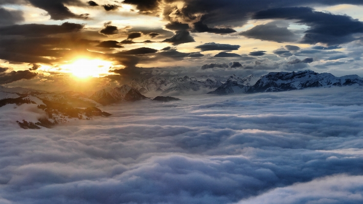 Sea horizon mountain snow Photo