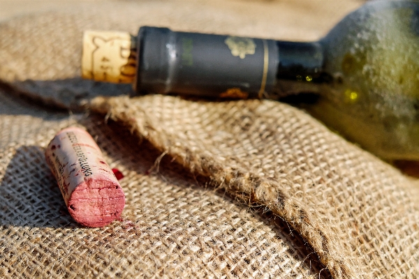 Hand wine red cork Photo