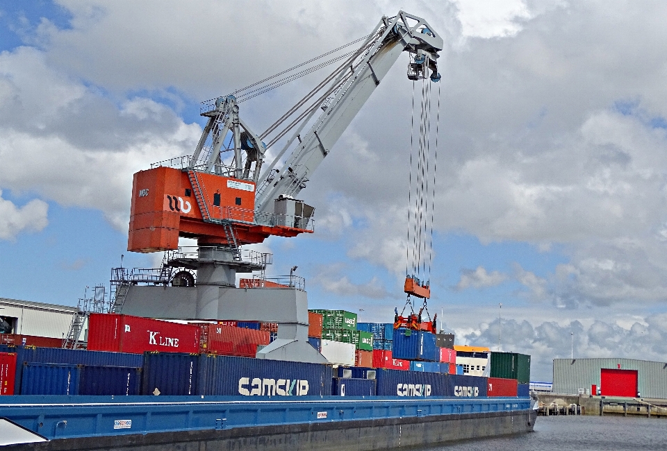 Barco transporte buque vehículo