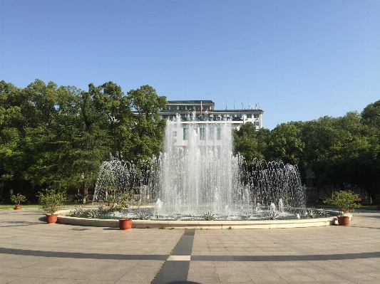 Foto Monumen alun-alun
 taman tengara