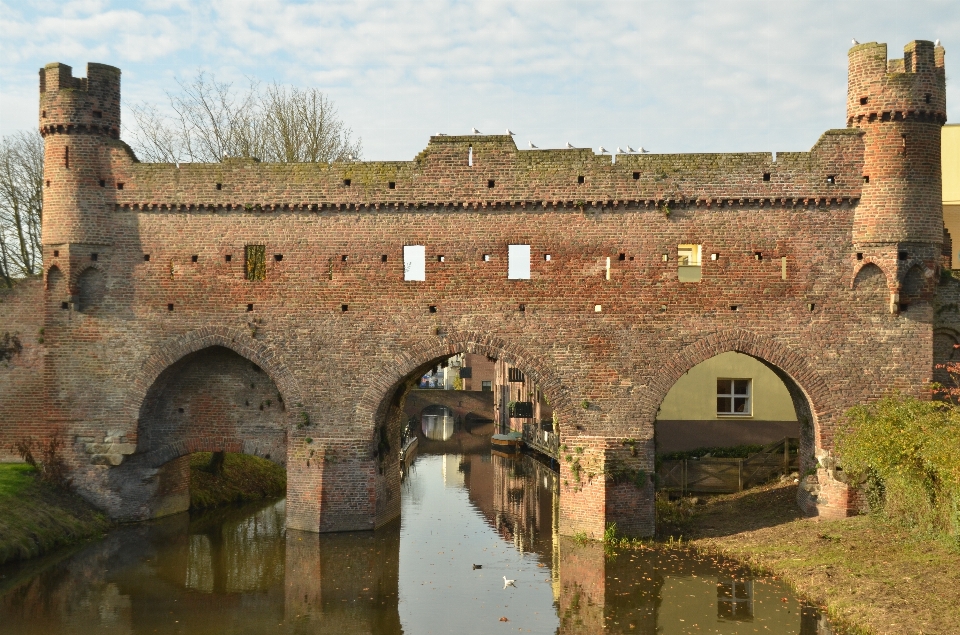 Water building chateau wall