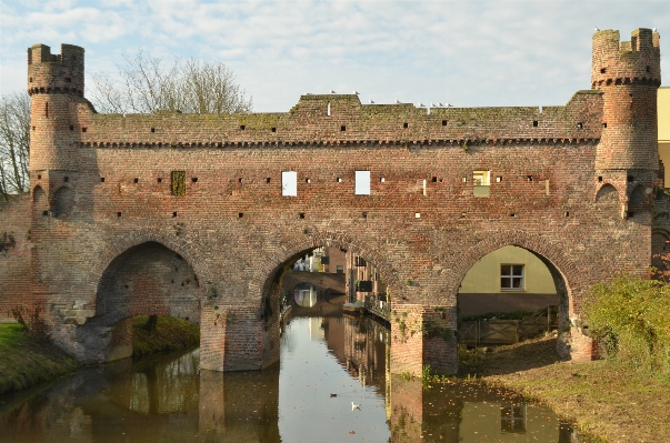 Foto Acqua edificio chateau
 parete