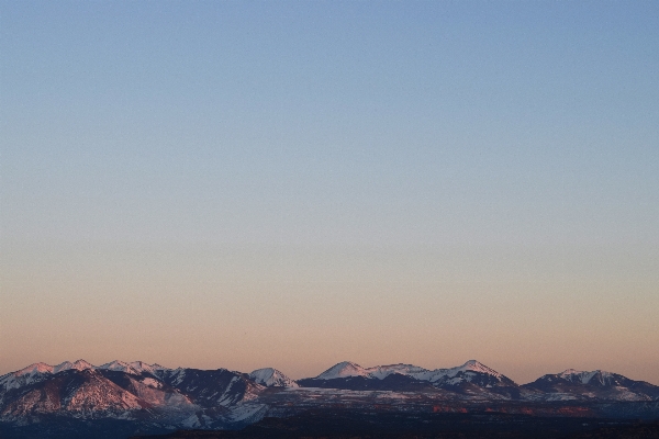 Foto Paisagem horizonte montanha neve