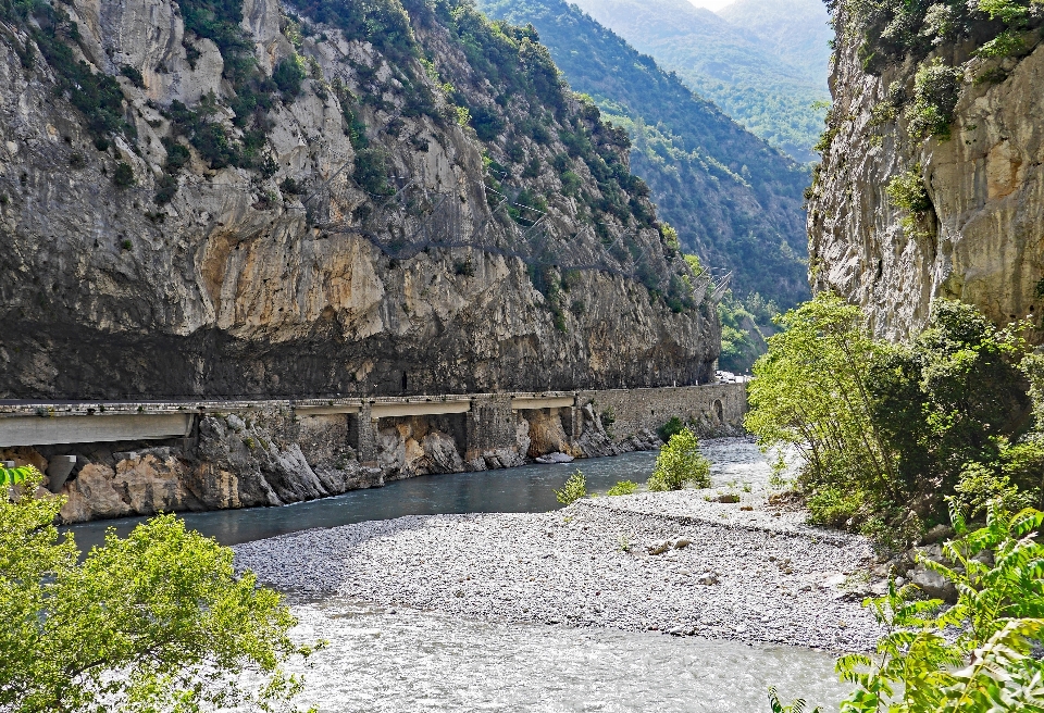 Rock berg straße fluss