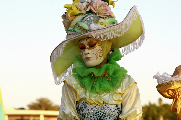 Monument statue carnival hat Photo