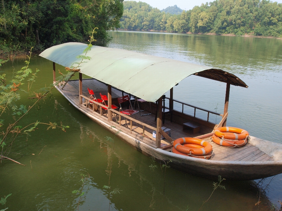 Laut air kapal danau