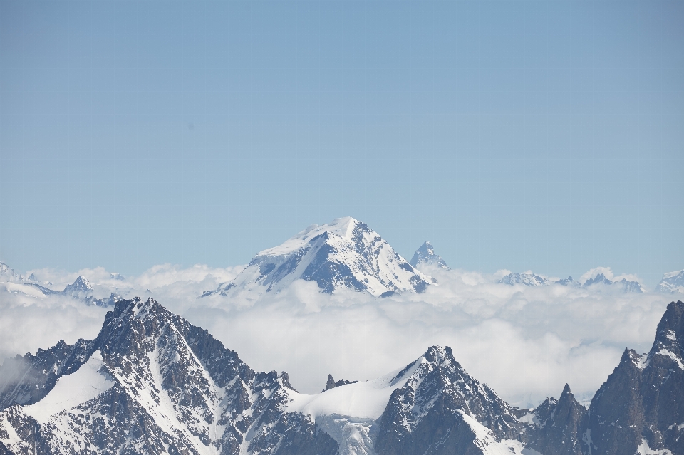 Paysage montagne neige hiver