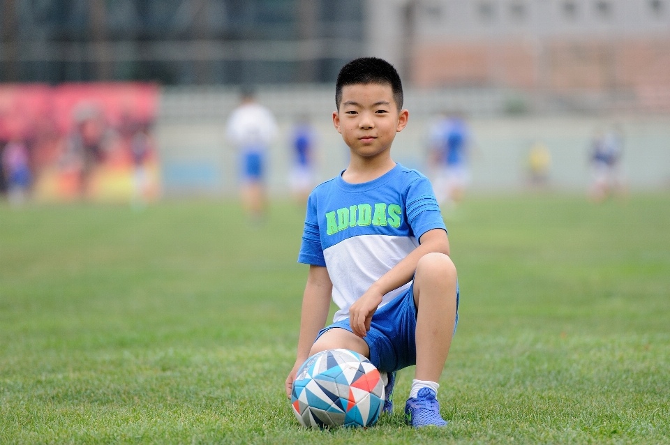 Play train soccer football