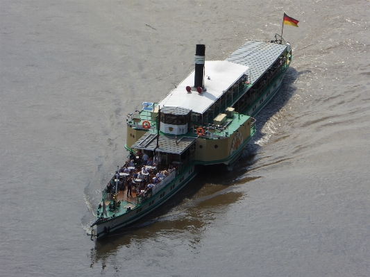 Photo Bateau véhicule voie navigable
 à moteur
