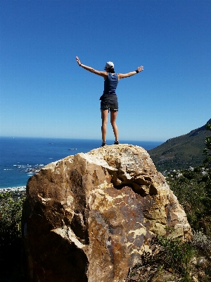 Foto Mare costa rock a piedi