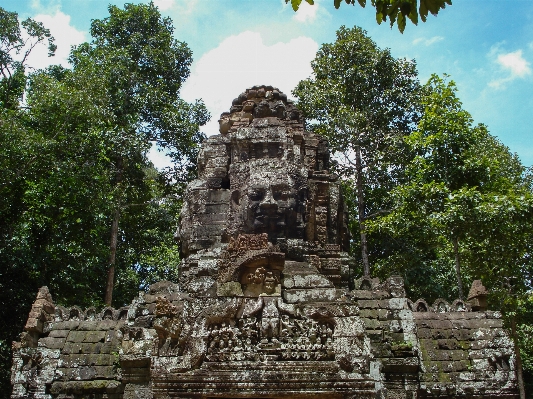 Foto Bangunan monumen buddhis kuno