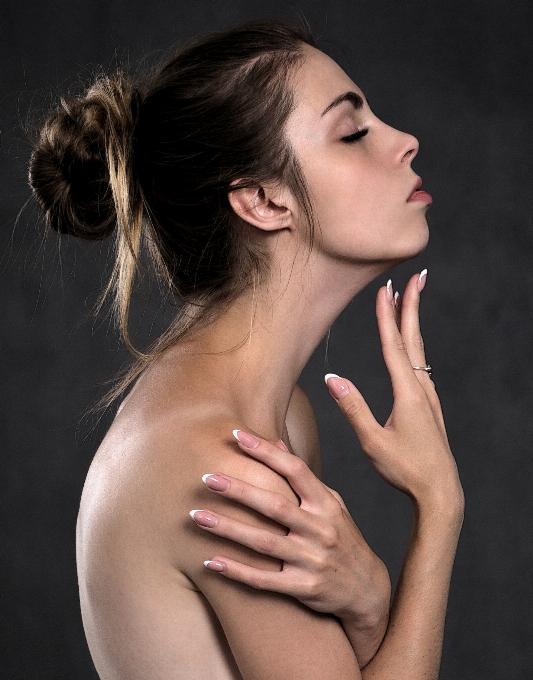 Hand girl woman hair