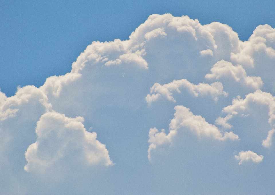 Awan langit matahari putih