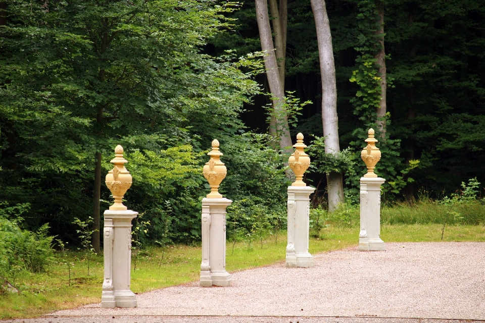 Pomnik park ogród grafika