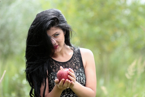 Foto Rumput orang gadis wanita