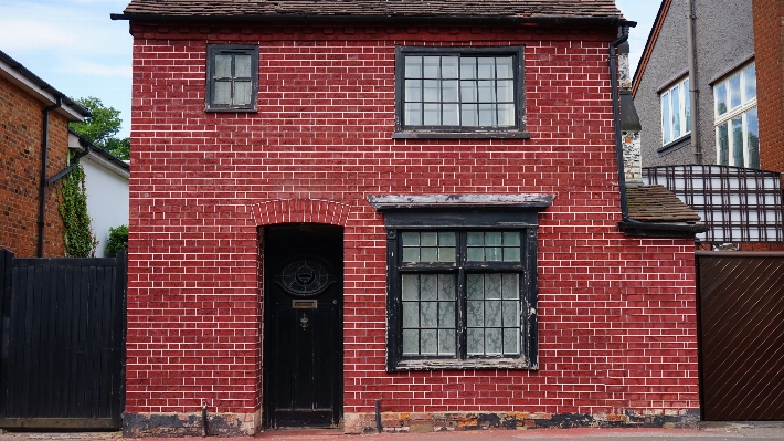 House window roof building Photo