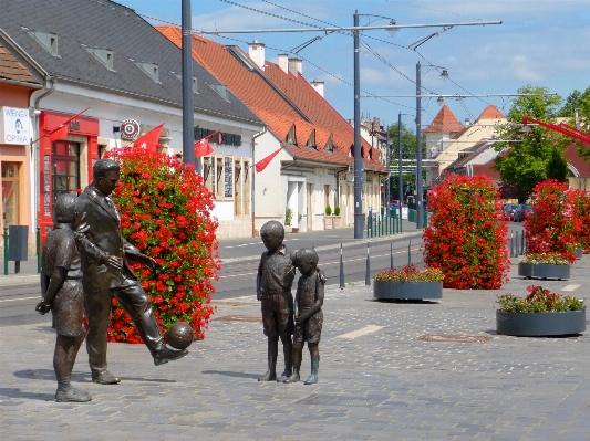 Flower town monument summer Photo