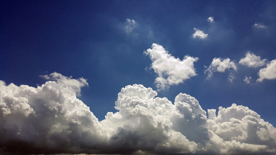 Alam awan langit sinar matahari