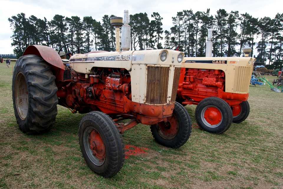 Trator agricultura veículo domínio público
