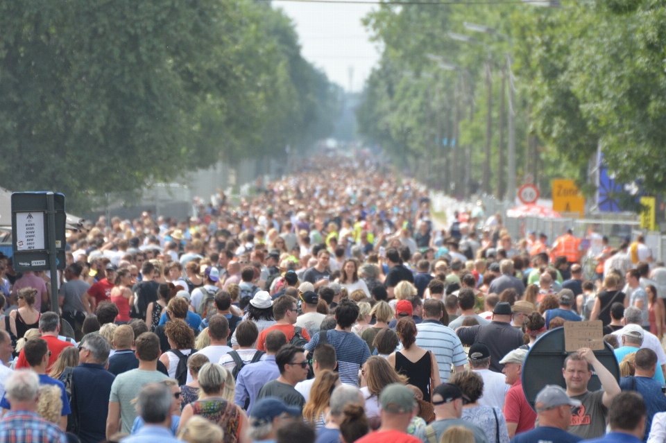 Ludzie tłum publiczność festiwal